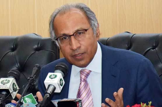 حکومت نے قومی مالیاتی کمیشن سے مشیر خزانہ حفیظ شیخ کو نکال دیا