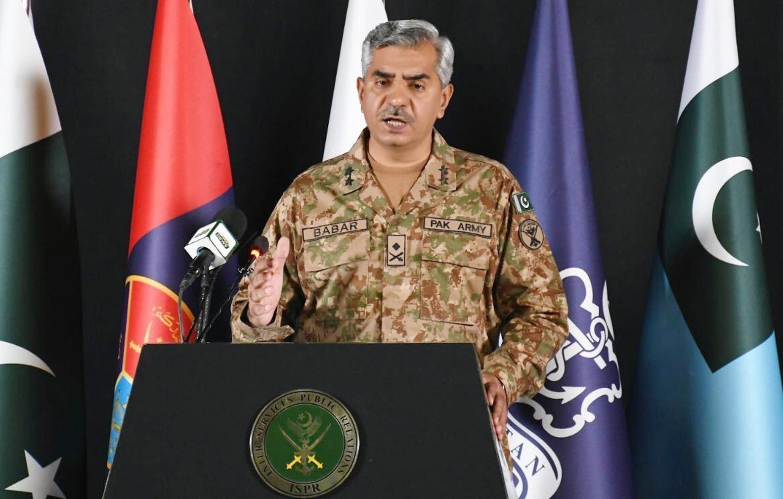 ڈی جی آئی ایس پی آر کا پولیس کے شہداء کو بھرپور خراج عقیدت پیش