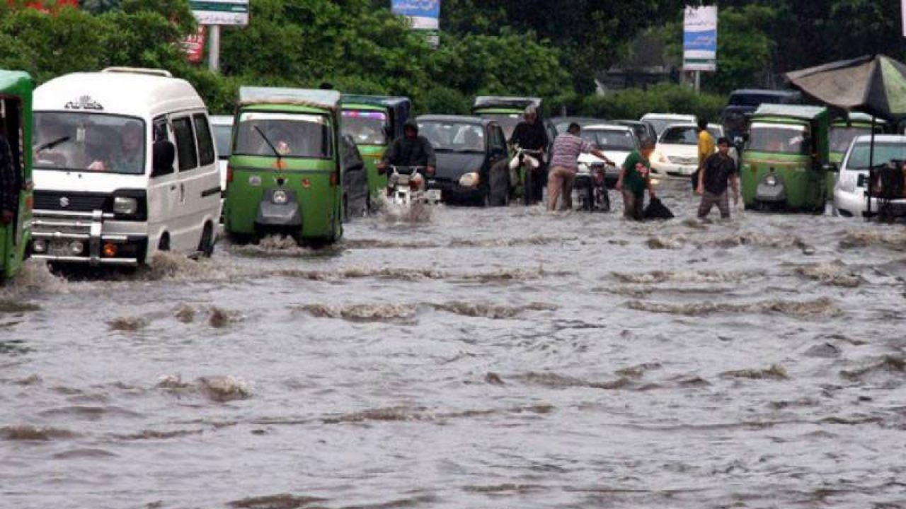 آج بھی گرج چمک کے ساتھ بارش کا امکان