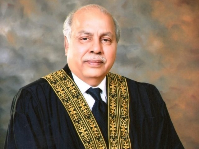 چیف جسٹس پاکستان  کراچی پہنچ گئے،کل اہم مقدمات کی سماعت کریں گے