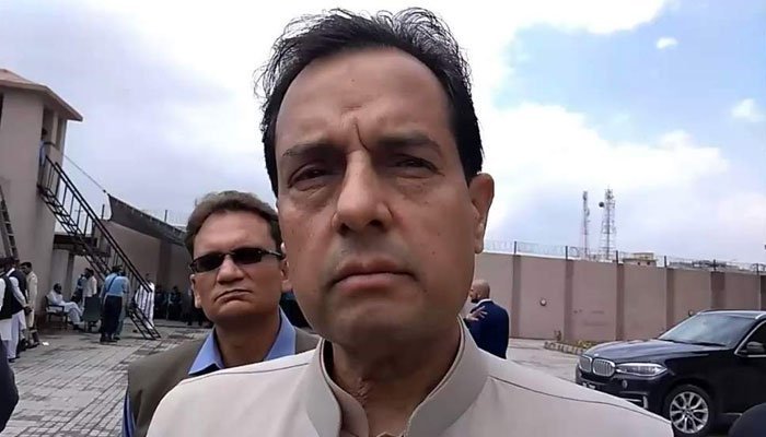کیپٹن(ر) صفدر کی درخواست، پولیس کو مؤقف سن کر کارروائی کا حکم
