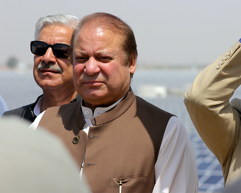 توشہ خانہ ریفرنس: نواز شریف کی مفرور قرار دینے کیخلاف درخواست واپس
