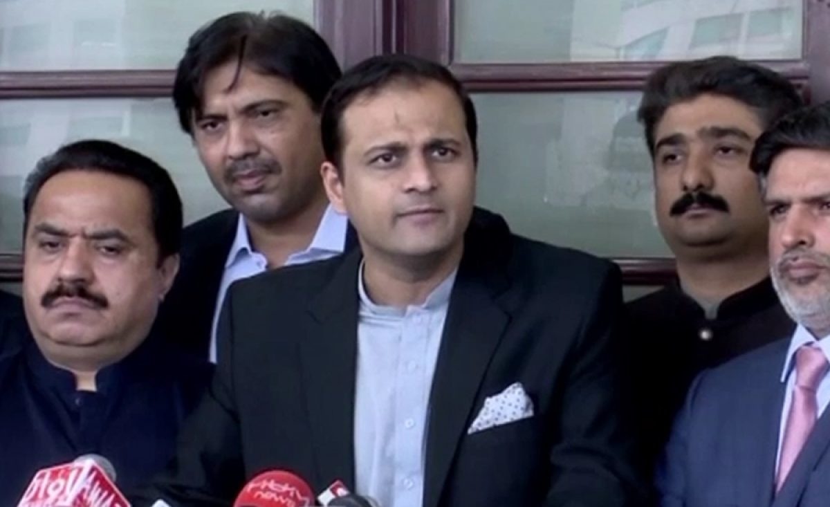 لاہور کی بارش پر بھڑکنے والے مرتضیٰ وہاب کراچی کے ڈوبنے پر ایک لفظ نہ بولے