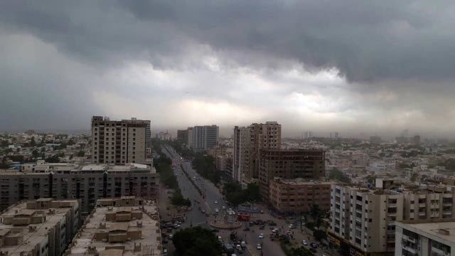 کراچی کے موسم کا حال اب سوشل میڈیا سے معلوم ہونے لگا