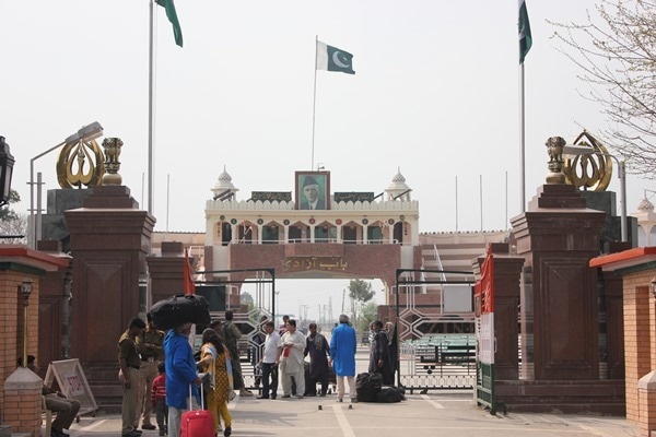 بھارت نے 200 پاکستانیوں کو وطن جانے کی اجازت دے دی