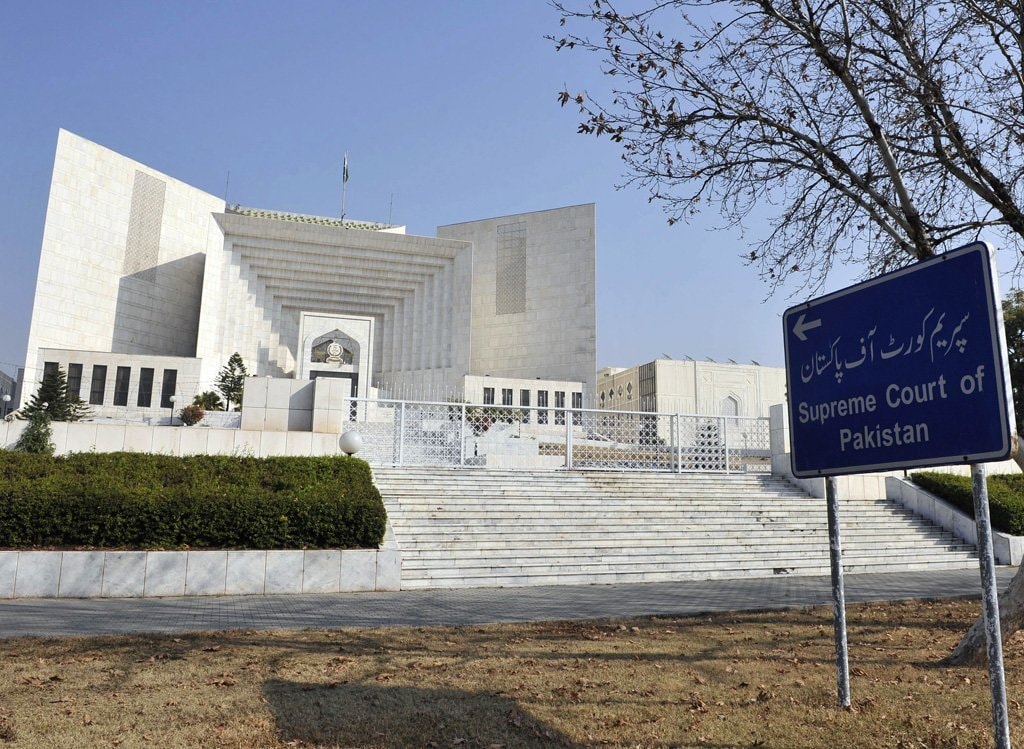 SC suspends SHC's  verdict on sugar commission report