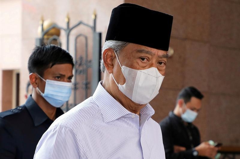 Malaysia's king to consult with rulers amid talk of emergency