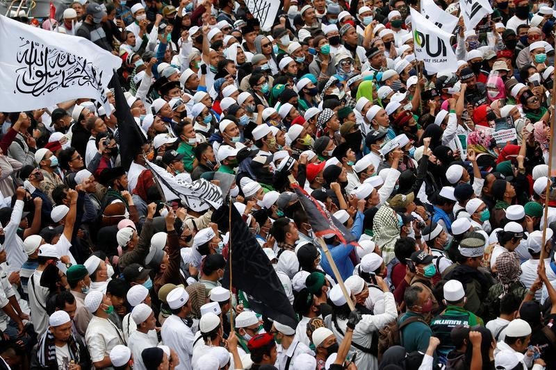 Indonesian Muslims ramp up global outcry against Macron the 'real terrorist'