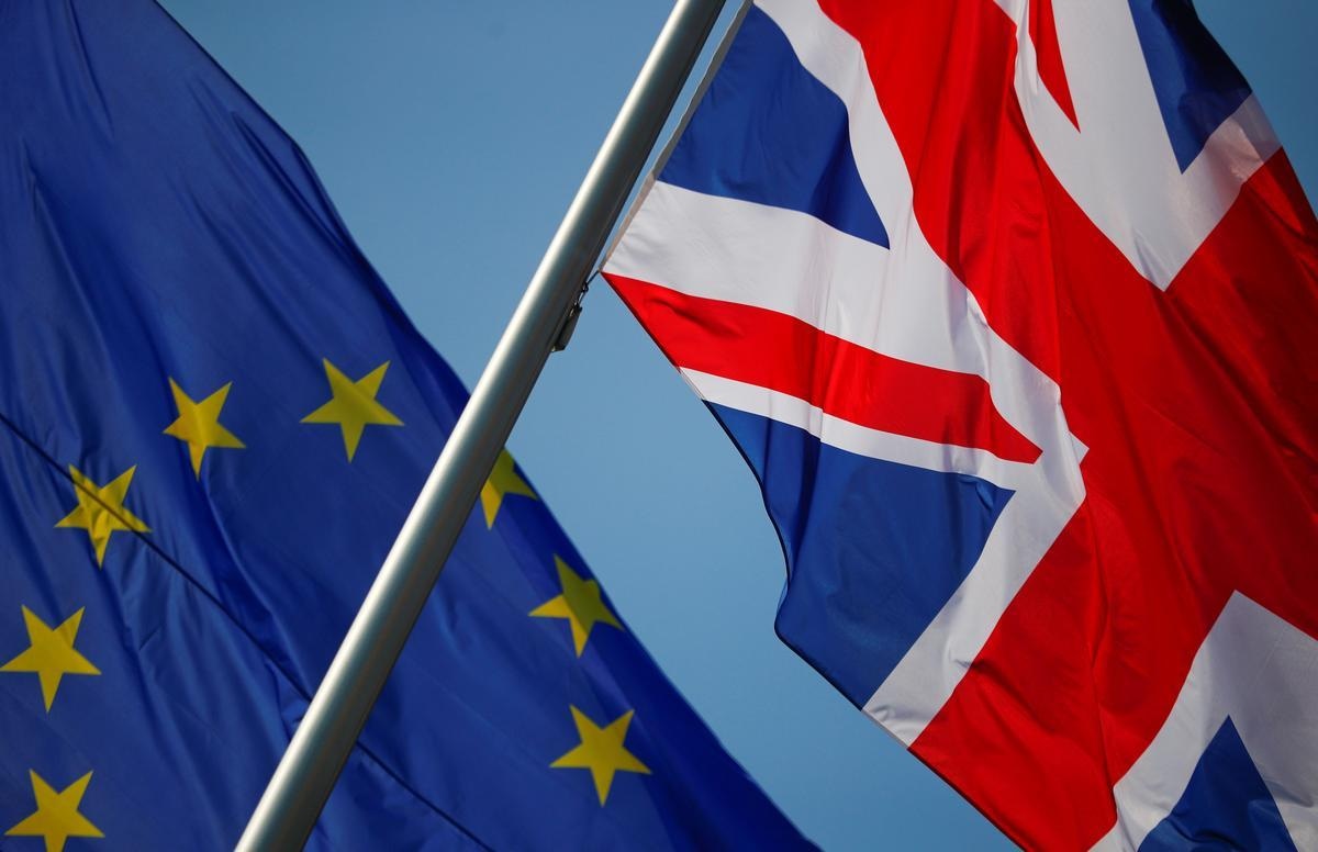 'Good chance' of Brexit trade deal within days, Ireland says