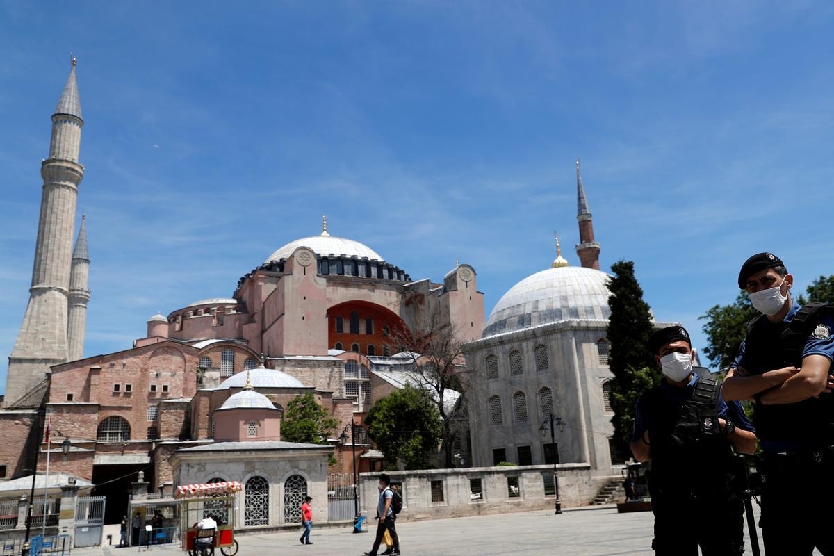 Turkey in weekend lockdown with coronavirus cases at record highs