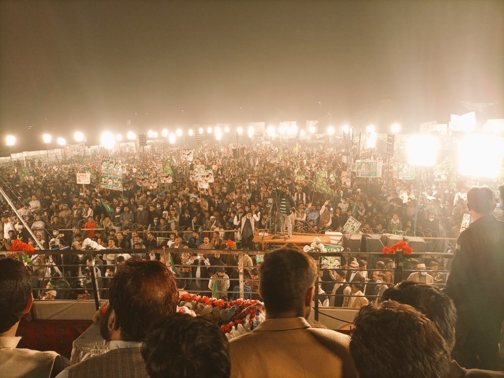 Case lodged against 2500 people for violating COVID-19 SOPs during PML-N's Faisalabad convention