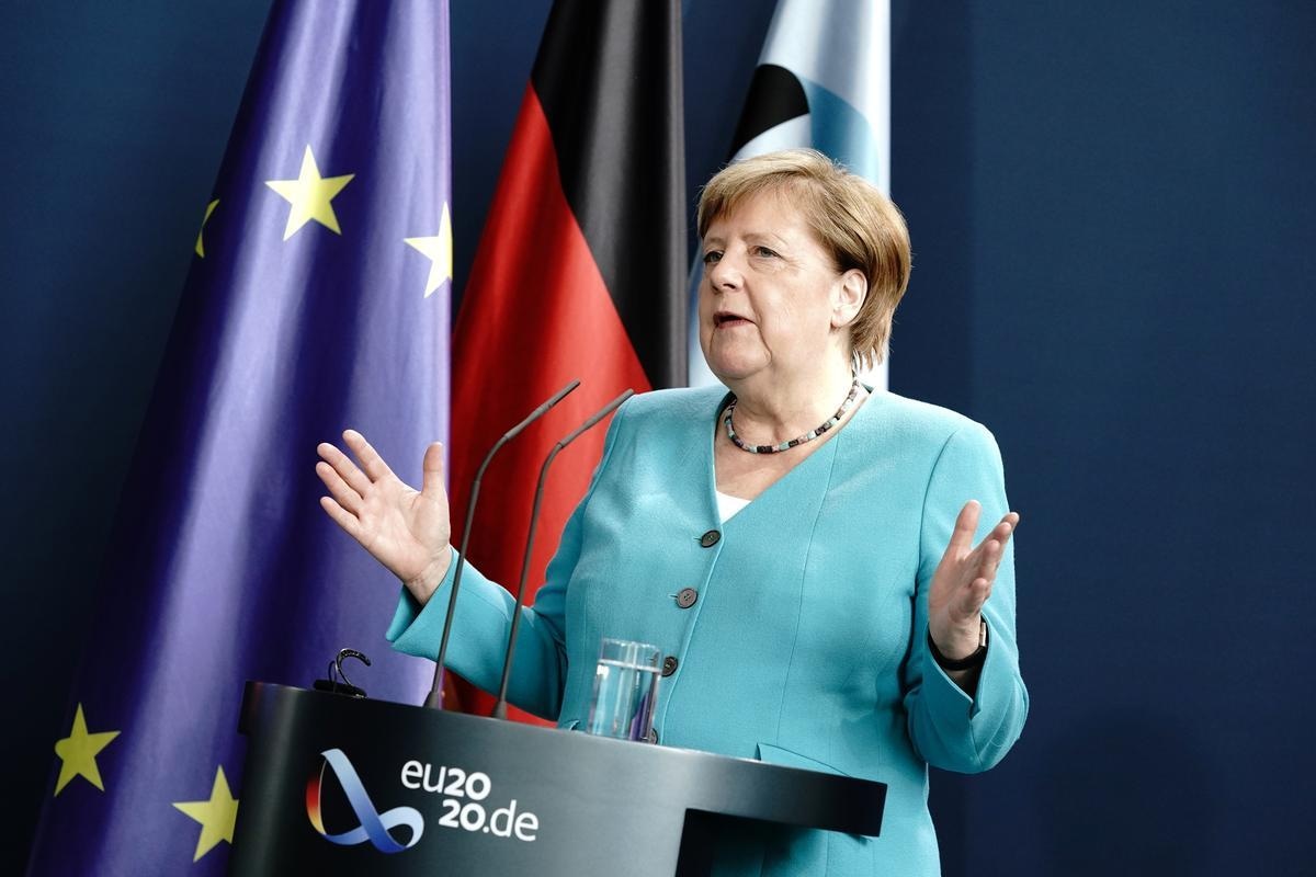 Merkel to discuss tighter lockdown with German states on Sunday