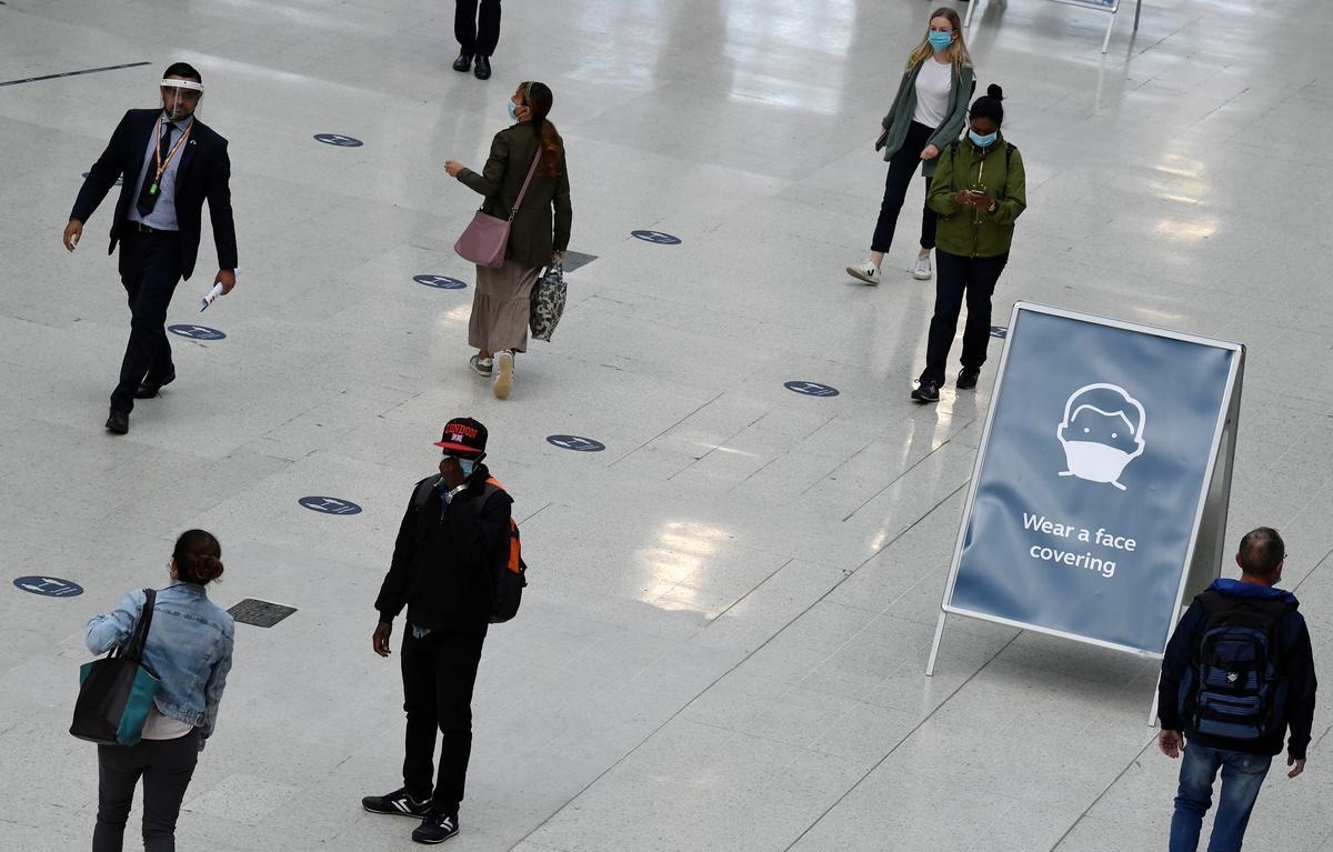 U.S. will require negative COVID-19 tests for all UK passengers - CDC