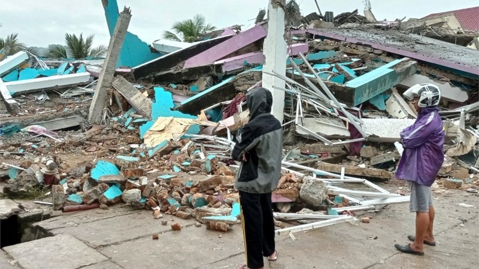 Indonesia quake kills at least 35, injures hundreds