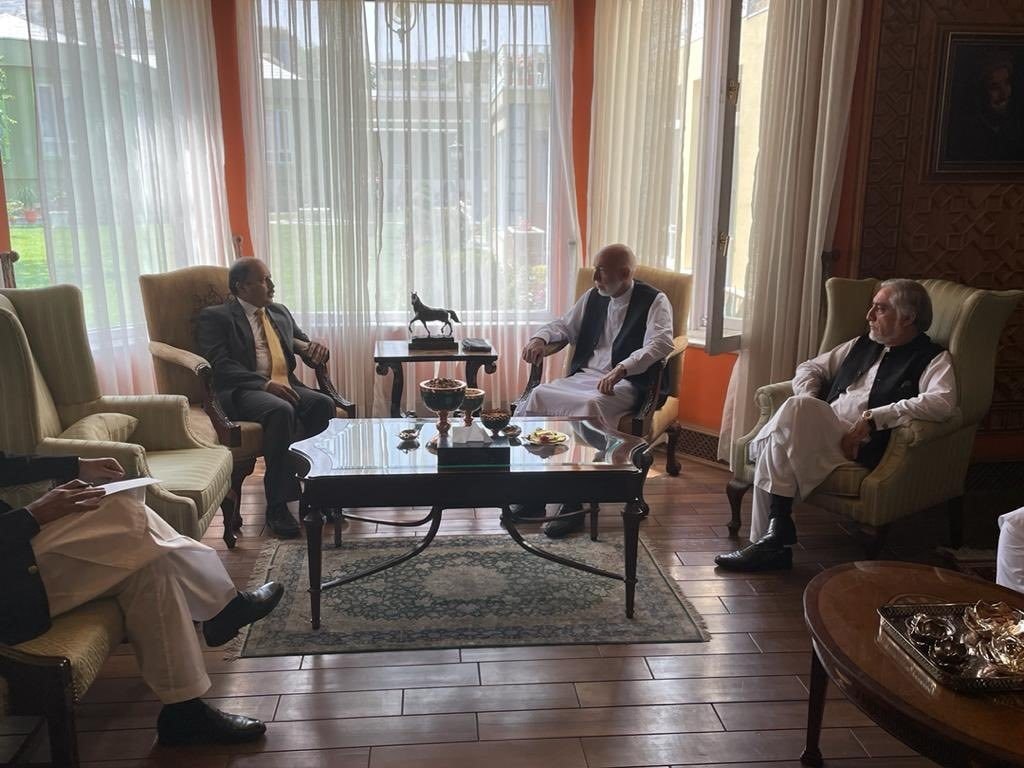 Pakistan's ambassador meets Hamid Karzai, Abdullah Abdullah