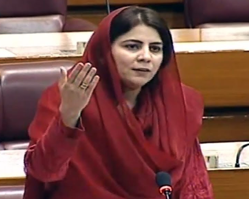 پاکستانی خواتین پارلیمنٹیرینز کو غیر اخلاقی مواد بھیجے جانے کا انکشاف