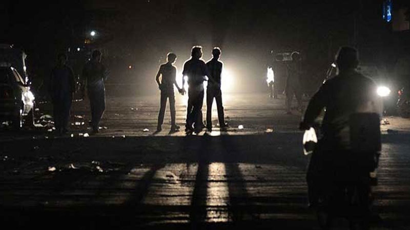 کراچی : بارش، 250 فیڈرز ٹرپ، کئی علاقوں کی بجلی غائب