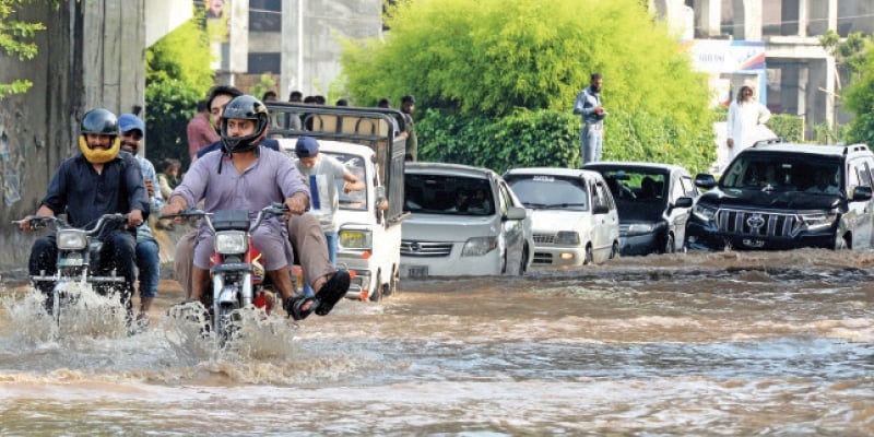 راولپنڈی :طوفانی بارش، نشیبی علاقے زیرآب