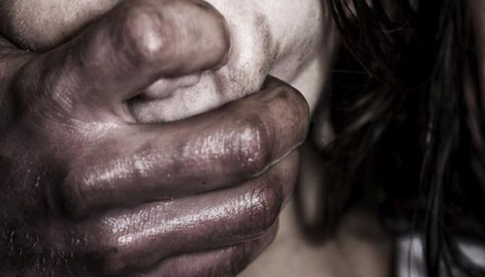 کم سن لڑکیوں سے جنسی زیادتی ، بلیک میل کرنے والا گروہ گرفتار
