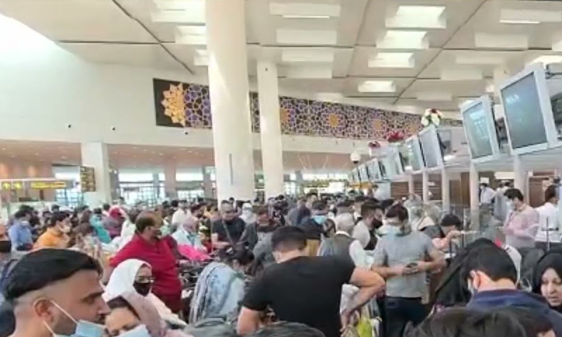 اسلام آباد انٹر نیشنل ایئرپورٹ پر  رش،مسافروں کو مشکلات درپیش