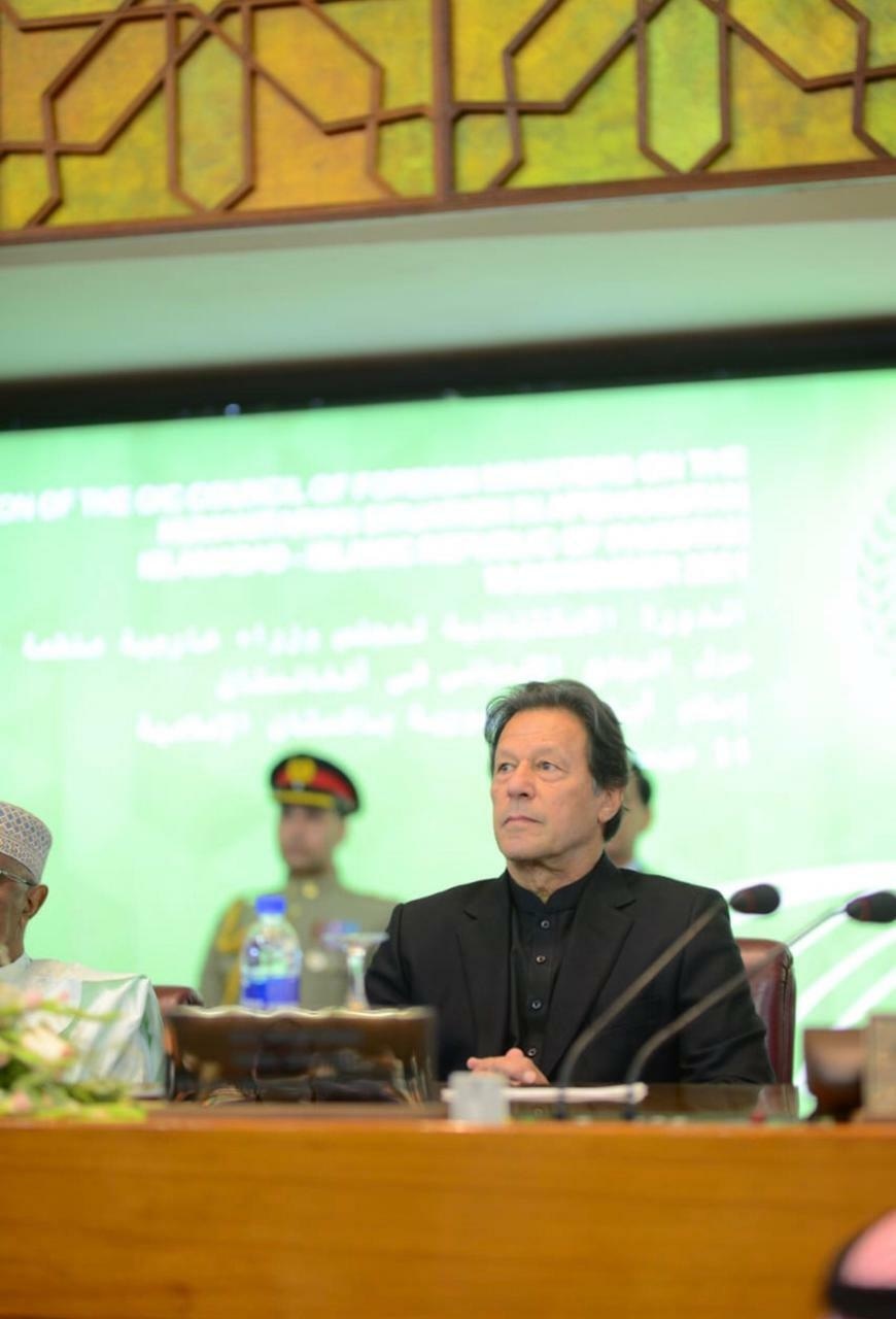 PM Imran Khan at the 17th session of the Organisation of Islamic Cooperation’s (OIC’s) Council of Foreign Ministers’ in Islamabad.  SOURCE: Twitter/@PakPMO