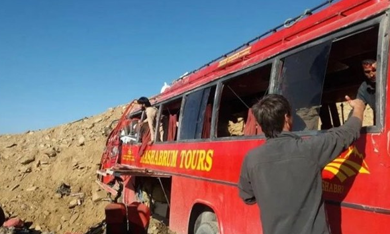 بہاولپور: دو مسافر بسیں آپس میں ٹکراگئیں،40 زخمی