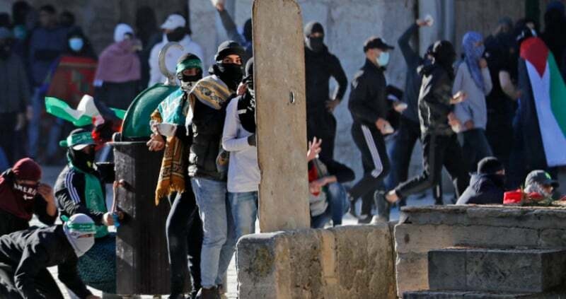 The Palestinian Red Crescent said so far “20 wounded have been taken to hospitals in Jerusalem in connection with the ongoing clashes”, adding that “there are still wounded at the site”. AFP