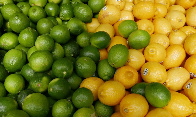 ملک میں 'ترکی کا لیموں سستا' دیسی 1100 روپے فی کلو میں فروخت