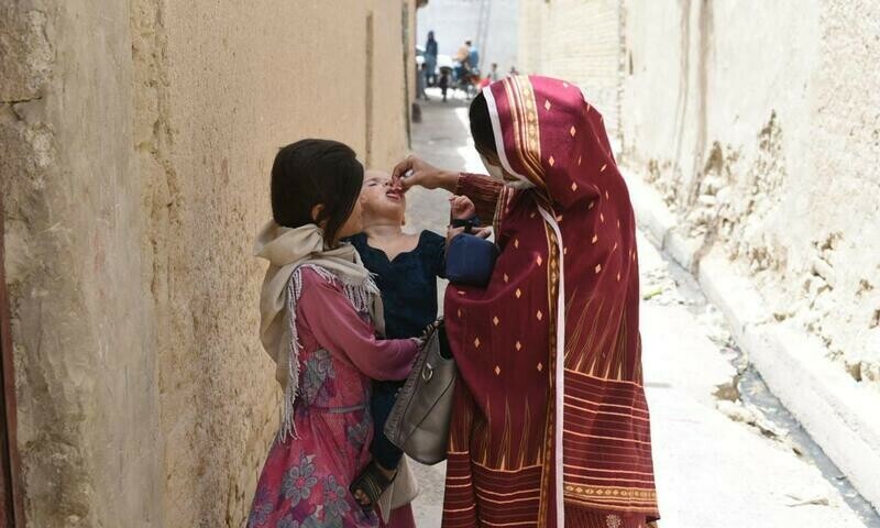 Patel, who joined the federal cabinet on April 29, said: “Children are our future and we cannot let them disable. We have a firm resolve to end the crippling disease.” Photo via Twitter/@PakFightsPolio