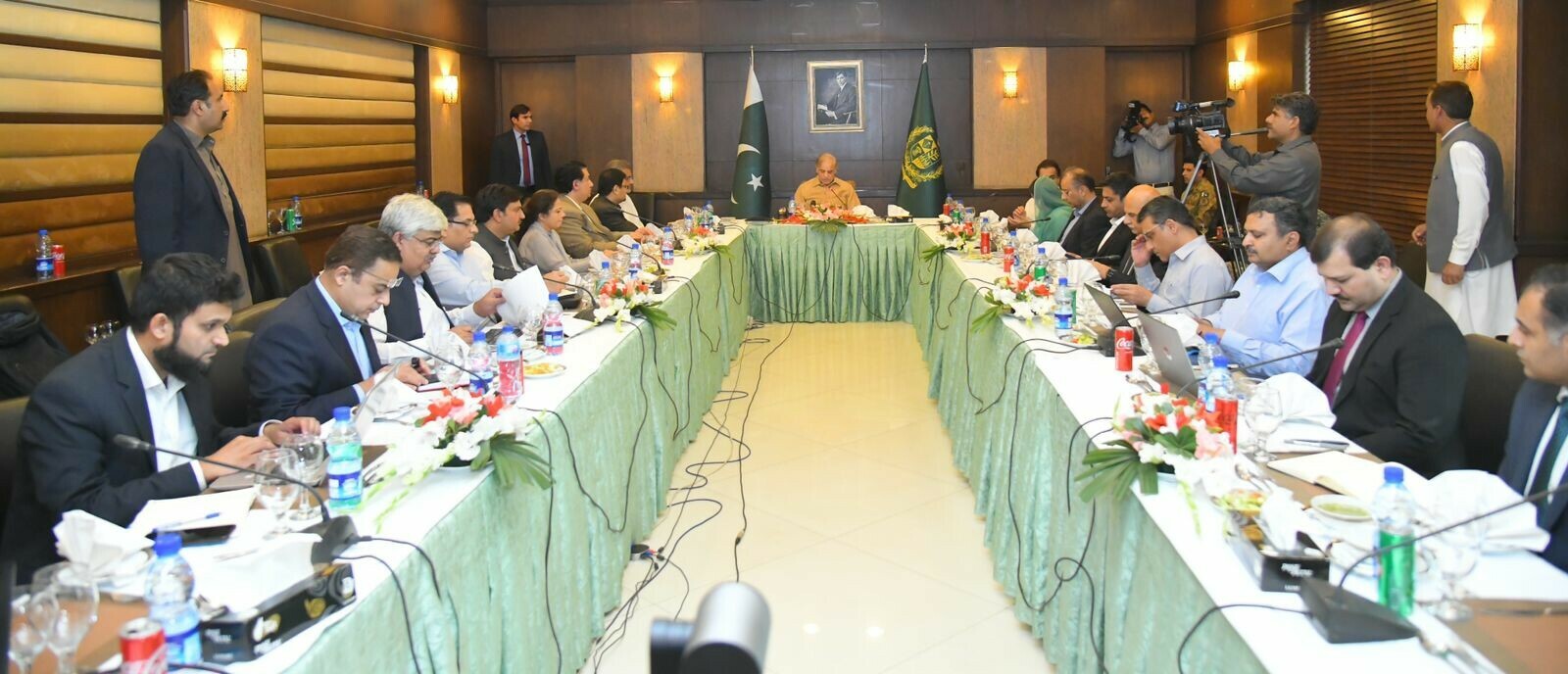 PM Shehbaz Sharif chairs an emergency meeting to discuss solution of power load shedding in the country. Photo courtesy: Radio Pakistan