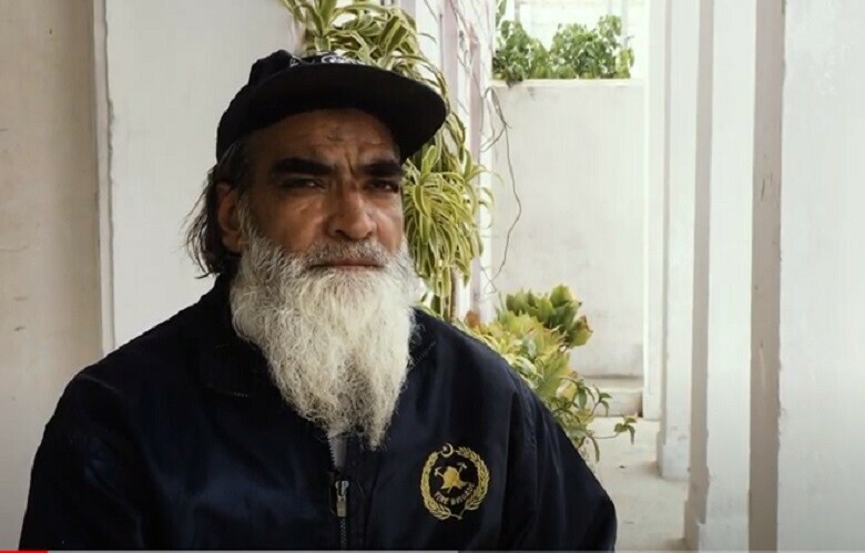 فائر فائٹر سکندر خان: اگر رہائشی مزاحمت نہ کرتے تو لڑکے کو بچا سکتا تھا