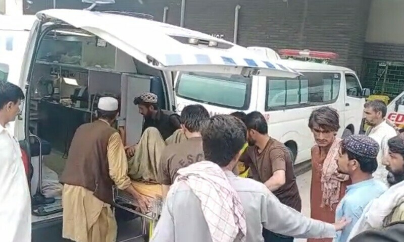 20 killed, 13 injured as van plunges into ditch in Zhob