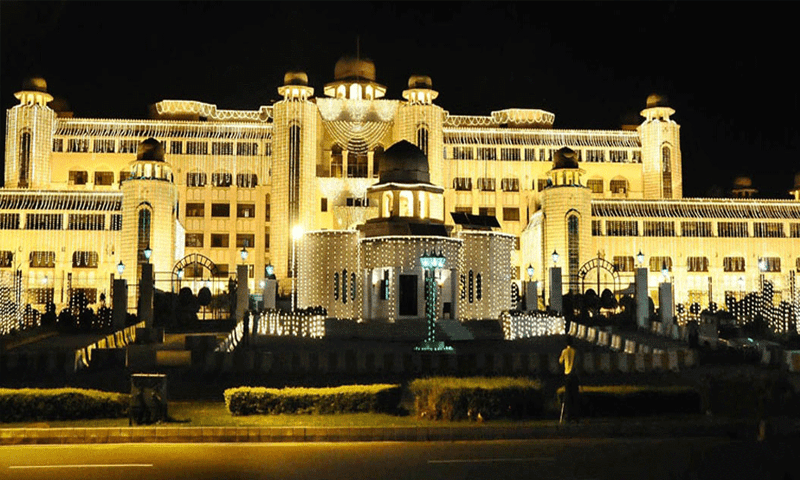 وزیراعظم ہاؤس اور آفس کو ایک مہینے کے اندر شمسی توانائی پر منتقل کرنے کافیصلہ