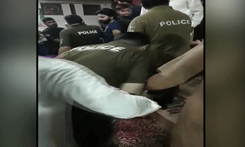 پی پی 168 میں پی ٹی آئی امیدوار کے دفتر پر چھاپا، ایک شخص گرفتار