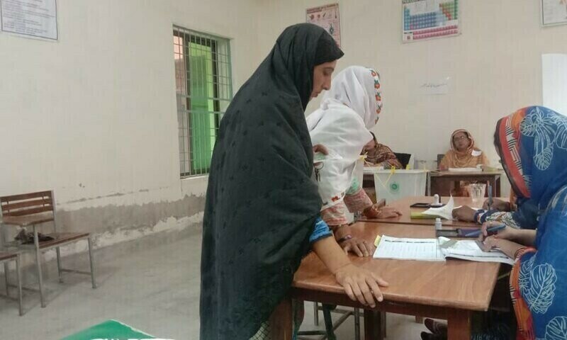 پنجاب ضمنی انتخابات: پی ٹی آئی کو 12 نشستوں سے برتری، ن لیگ کو ناکامی کا سامنا