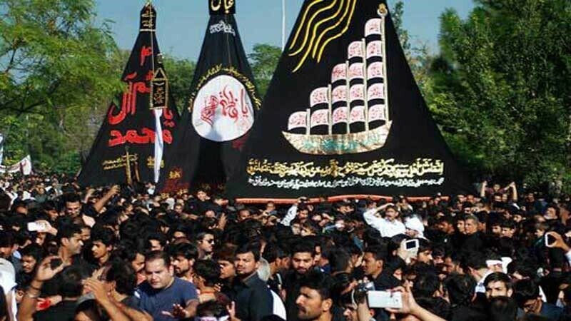 ملک بھر میں آج یومِ عاشور عقیدت و احترام کے ساتھ منایا جا رہا ہے