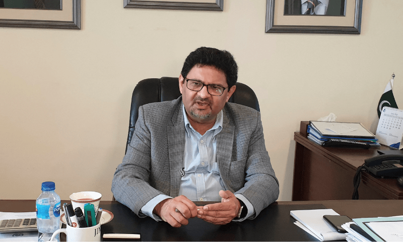 چادر دیکھ کر پاؤں پھیلانا ہوں گے، وزیرخزانہ