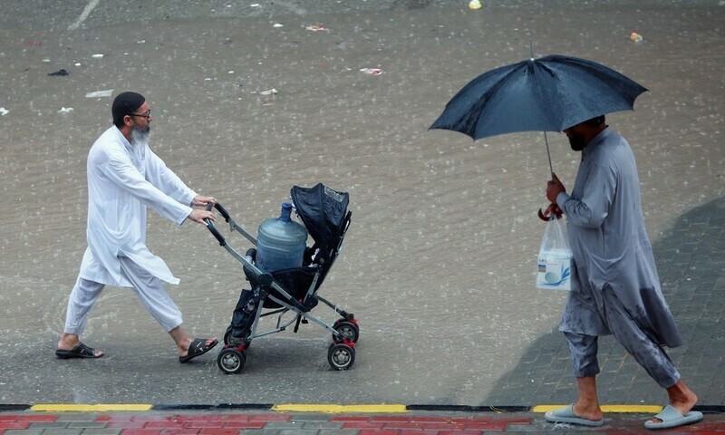 Headlines at 12 noon: Floods devastation, PTI protest, Karachi NA-245 by-poll