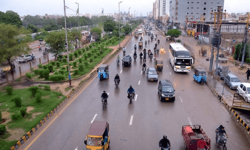 کراچی میں بارش کے بعد ابتر صورتحال، مسائل کون حل کرے گا؟