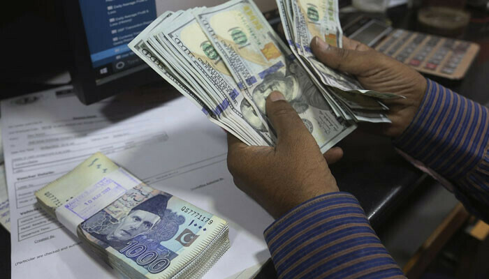 ڈالر مسلسل کمزور، روپیہ مزید تگڑا ہوگیا