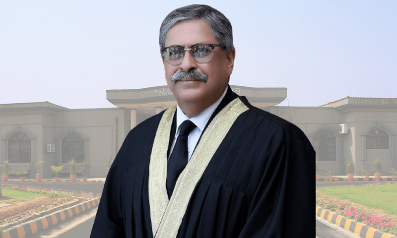 جن ارکان کے استعفے منظور نہیں ہوئے وہ تو پارلیمنٹ میں بیٹھیں، جسٹس اطہر من اللہ