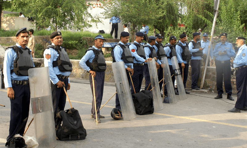 پی ٹی آئی لانگ مارچ:اسلام آباد ایئرپورٹ، تعلیمی ادارے بند کرنے کی تجویز