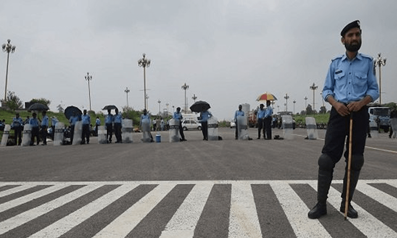 اسلام آباد میں سیکیورٹی سخت، غیر ضروری سفر سے گریز کی ہدایت