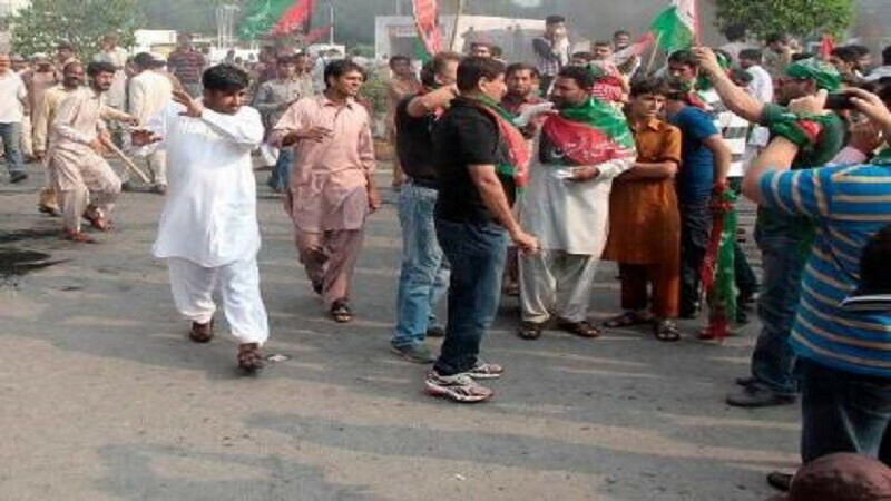 فیض آباد میں پی ٹی آئی کا احتجاج، مقدمہ درج