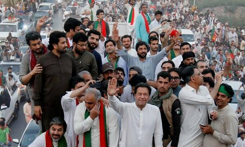 عمران خان کا جمعے سے لانگ مارچ کرنے کا اعلان