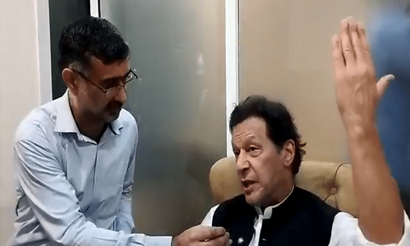 انتظار کریں اسلام آباد پہنچ کر کیا فیصلہ کرتا ہوں، عمران خان کی آج نیوز سے گفتگو