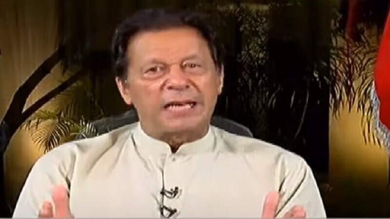 نوید کیا انتہا پسند لگتا ہے؟ اسے طوطے کی طرح سبق پڑھایا گیا، عمران خان