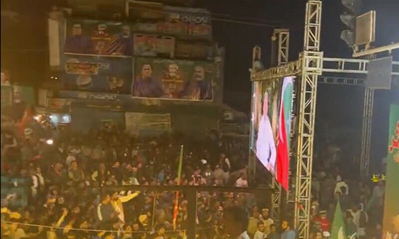 ایک مفرور آدمی ملک کی سب سے بڑی پوزیشن کا فیصلہ کر رہا ہے: عمران خان