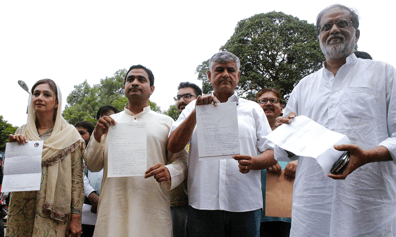 سندھ: ’پی ٹی آئی کے تمام 26 اراکین اسمبلی نے استعفے دے دیئے‘