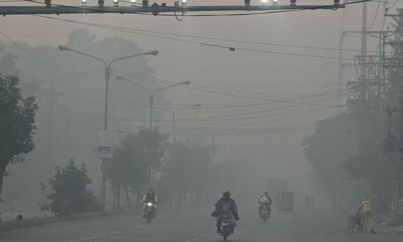 لاہور:اسموگ کے باعث نجی اداروں کے ملازمین کو گھرسے کام کرنے کی ہدایت